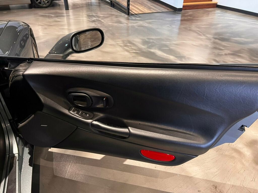 Used 2004 Chevrolet Corvette Convertible w/ Preferred Equipment Group image 12