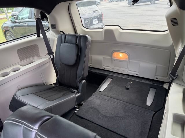 Used 2020 Dodge Grand Caravan SXT FWD image 15