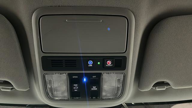 Used 2023 Honda Odyssey Elite image 41