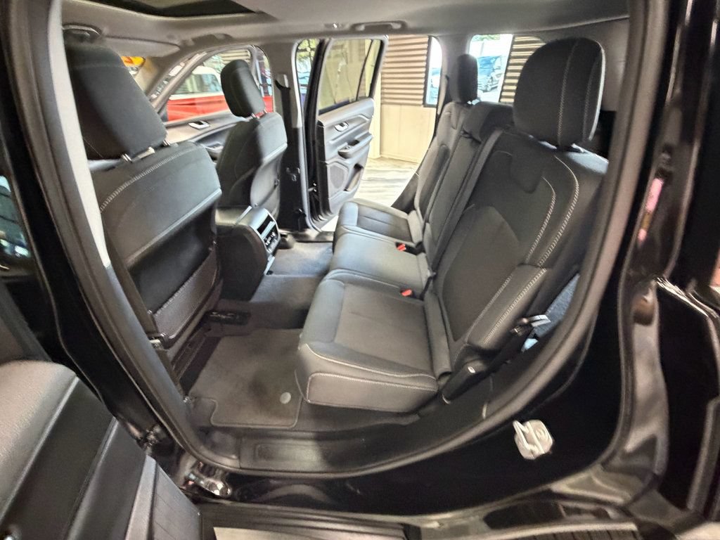 Used 2023 Jeep Grand Cherokee Laredo w/ Luxury Tech Group I AWD/4WD image 53