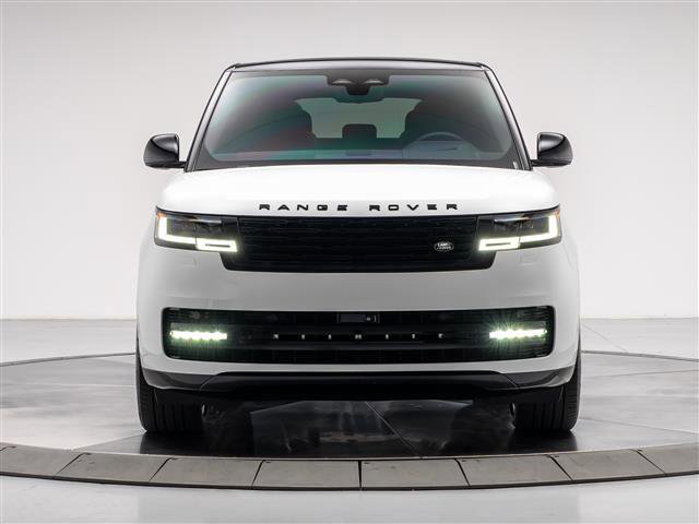 Used 2025 Land Rover Range Rover SE image 8