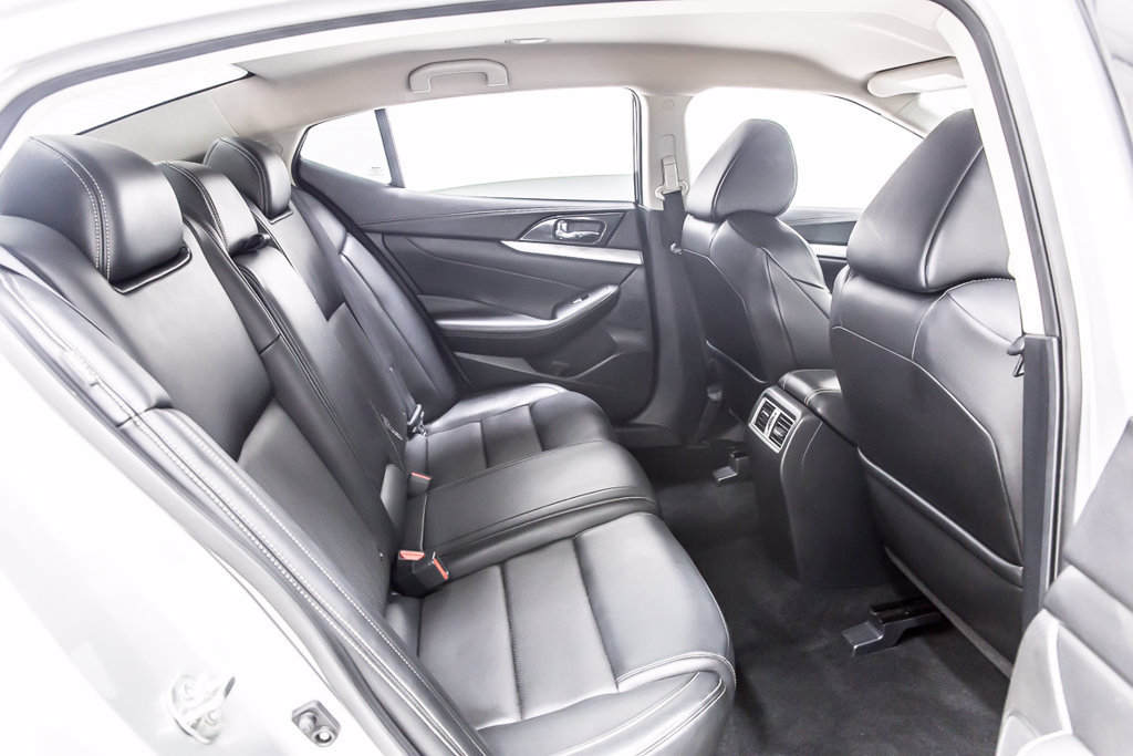 Used 2019 Nissan Maxima 3.5 SV w/ Floor Mat Group FWD image 35