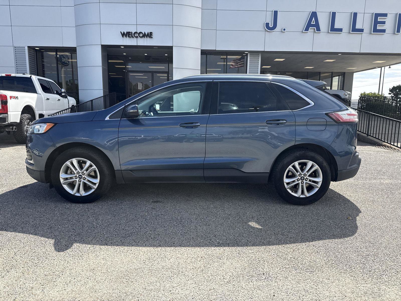 Certified 2019 Ford Edge SEL w/ Equipment Group 201A image 2