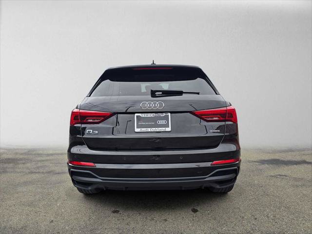Certified 2023 Audi Q3 2.0T Premium w/ Convenience Package AWD/4WD image 4
