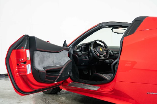 Used 2014 Ferrari 458 Spider RWD image 14