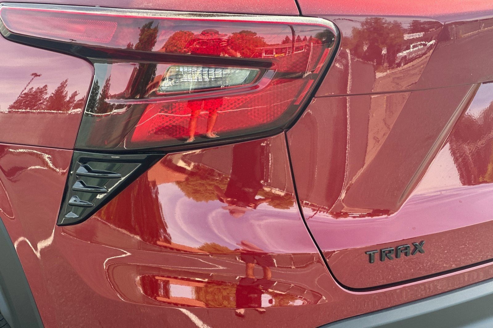 Used 2025 Chevrolet Trax RS w/ Sunroof Package image 12