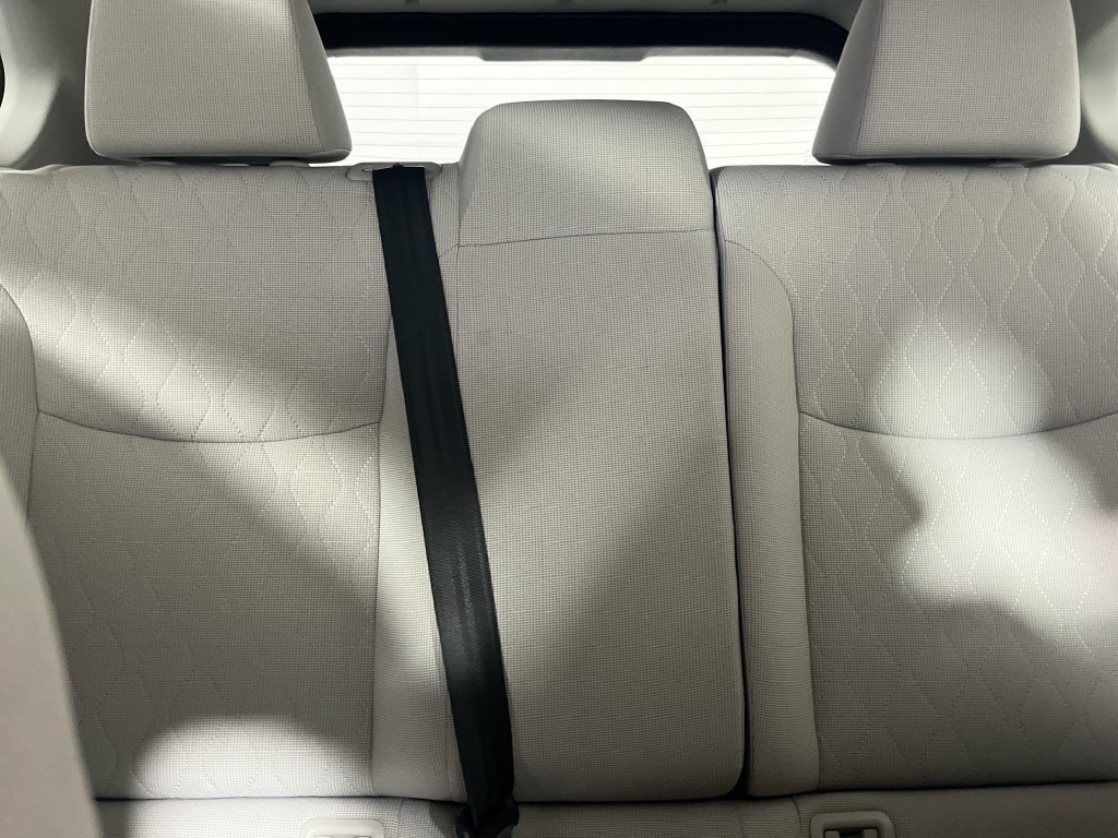 Used 2024 Toyota Corolla Cross LE AWD/4WD image 31