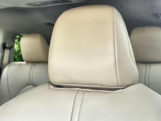 Used 2022 Toyota Highlander XLE AWD/4WD image 25