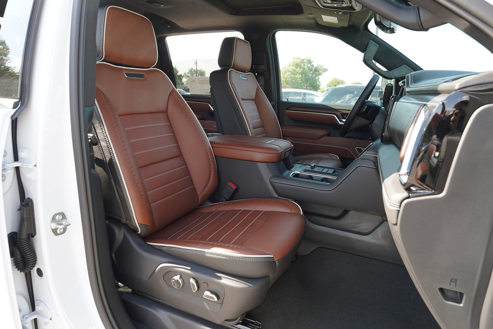 New 2026 GMC Sierra 3500 Denali Ultimate AWD/4WD image 25