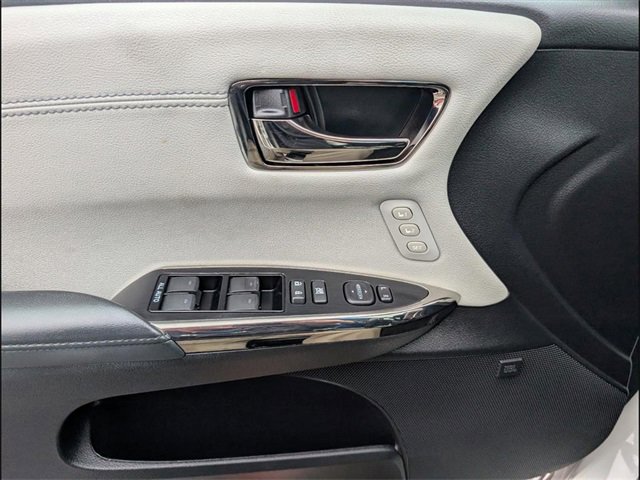 Used 2018 Toyota Avalon Limited w/ Protection Package image 17