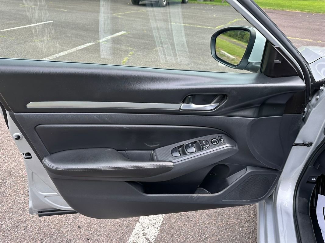 Used 2022 Nissan Altima 2.5 SV image 19