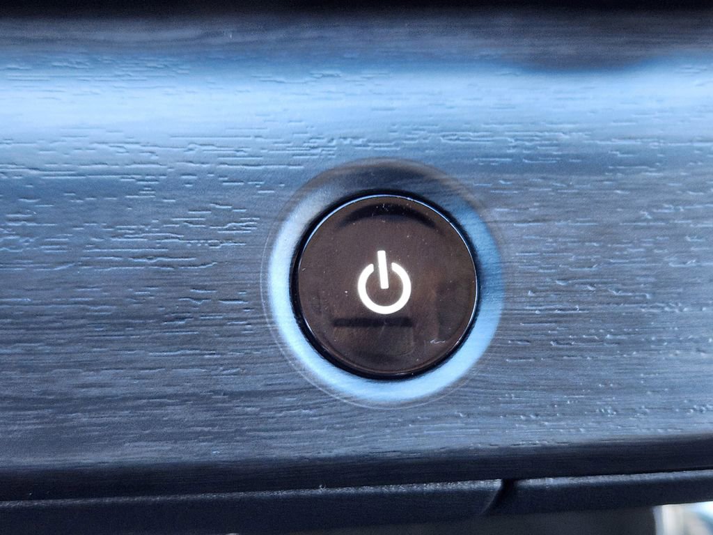 Used 2023 Nissan Ariya AWD image 18