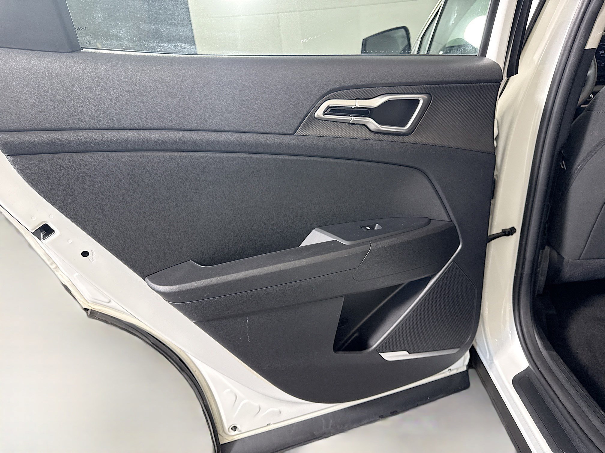 Used 2023 Kia Sportage LX image 25