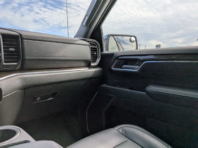 Used 2023 Chevrolet Silverado 1500 LT AWD/4WD image 16
