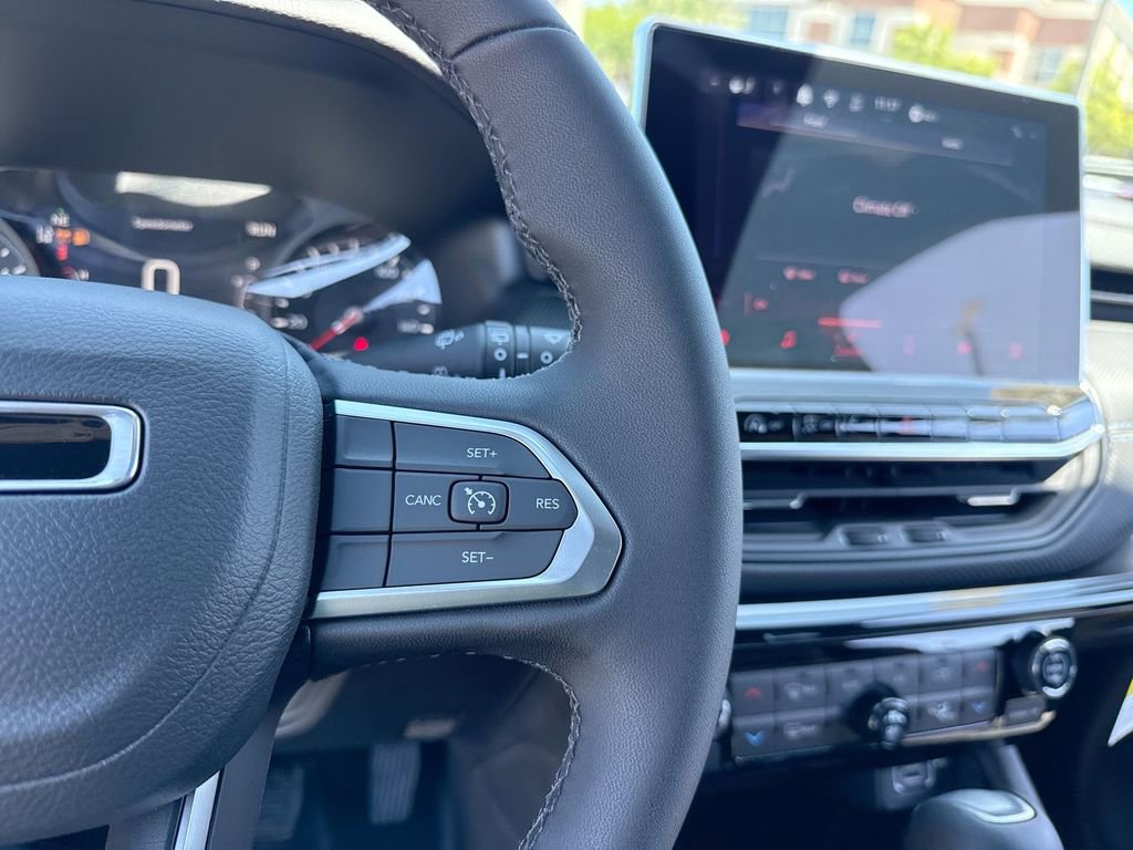 New 2026 Jeep Compass Latitude image 14