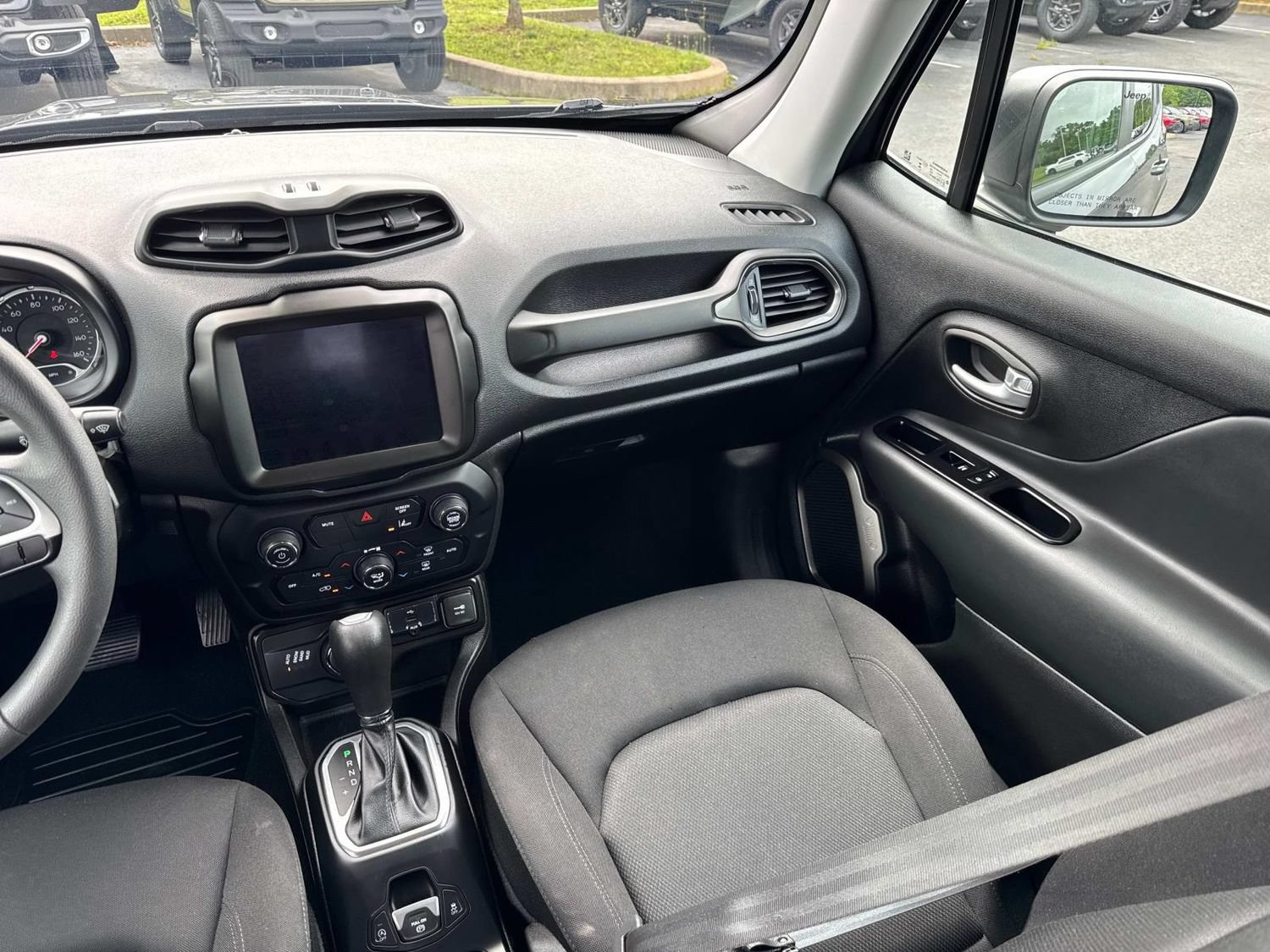 Used 2023 Jeep Renegade Latitude AWD/4WD image 20