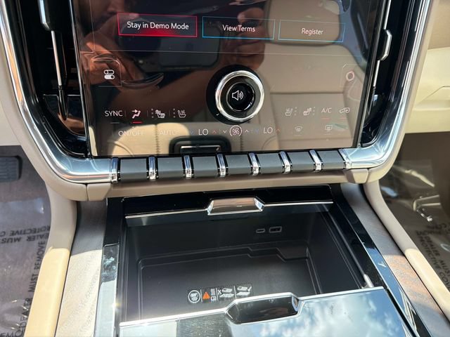 New 2026 GMC Yukon XL Denali w/ Denali Reserve Package AWD/4WD image 25