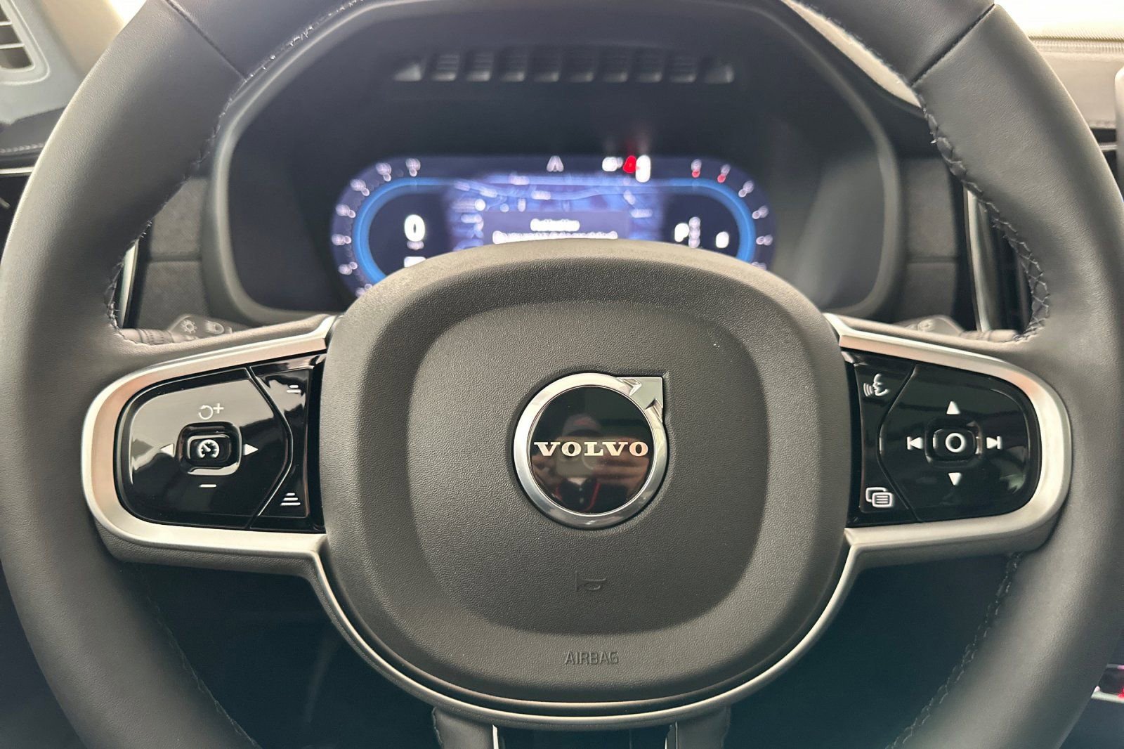 New 2025 Volvo XC90 B6 Ultra w/ Protection Package Premier AWD/4WD image 27