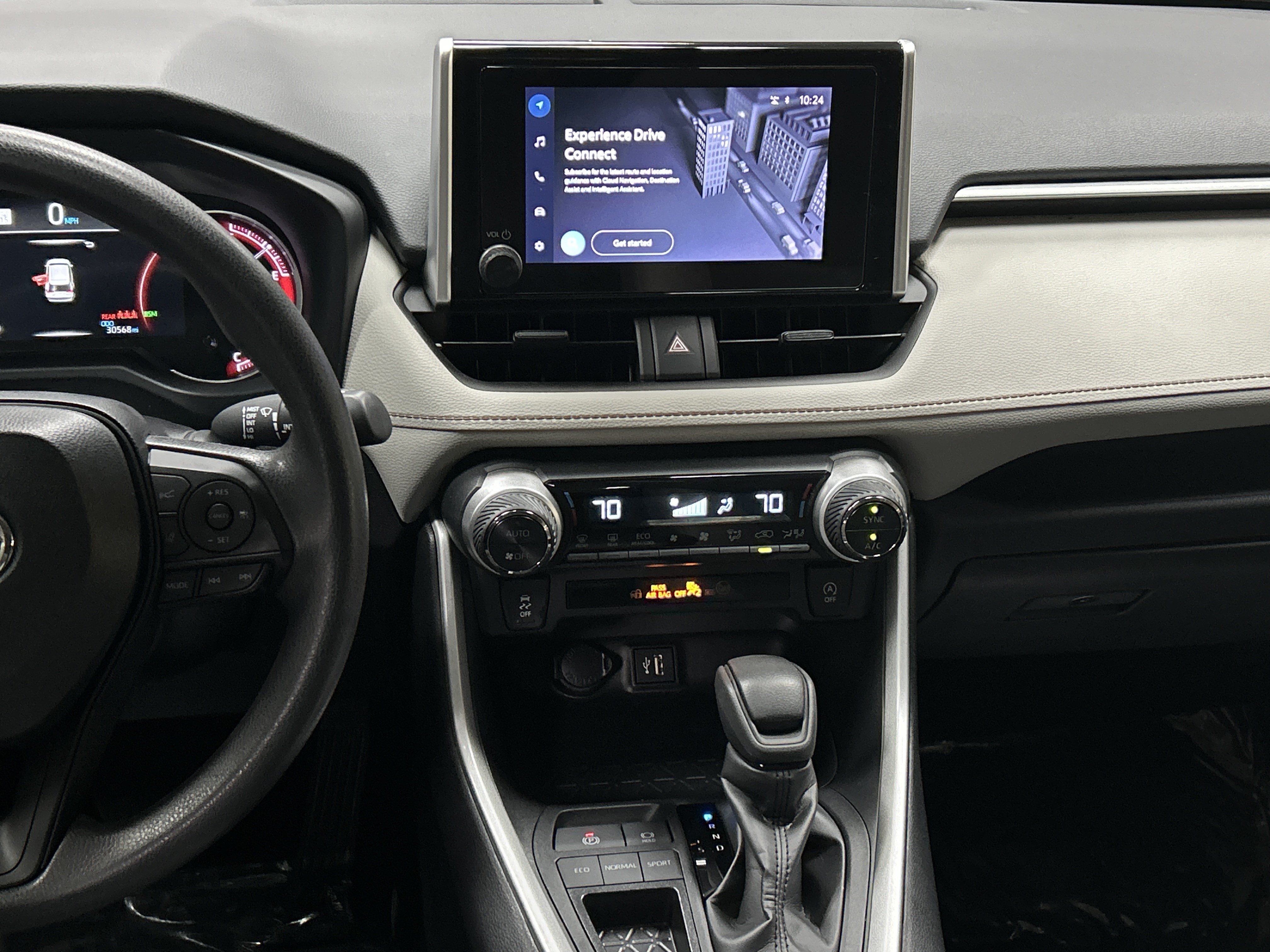 Used 2024 Toyota RAV4 XLE w/ Convenience Package FWD image 31