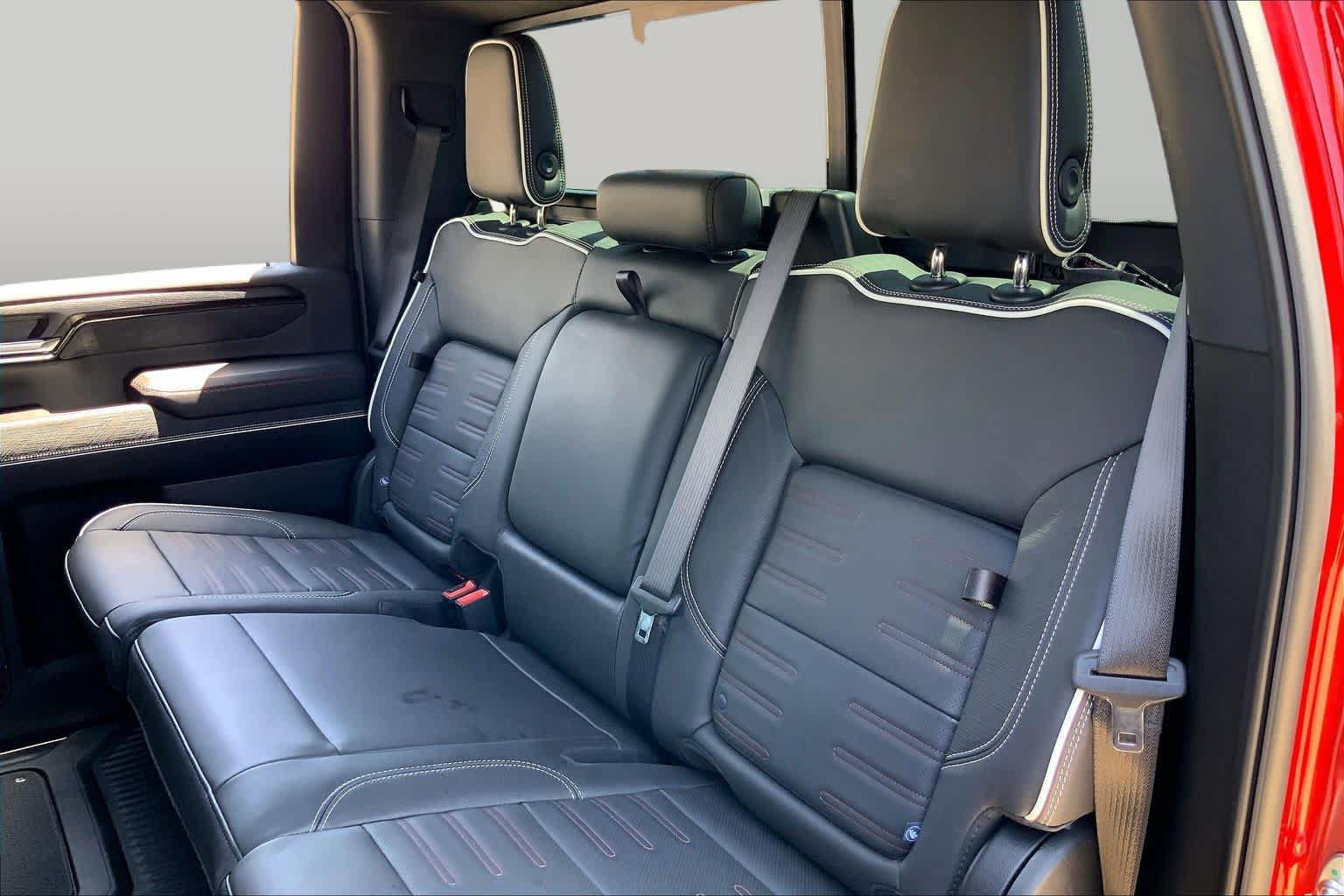 Used 2025 GMC Sierra 2500 AT4X AWD/4WD image 21