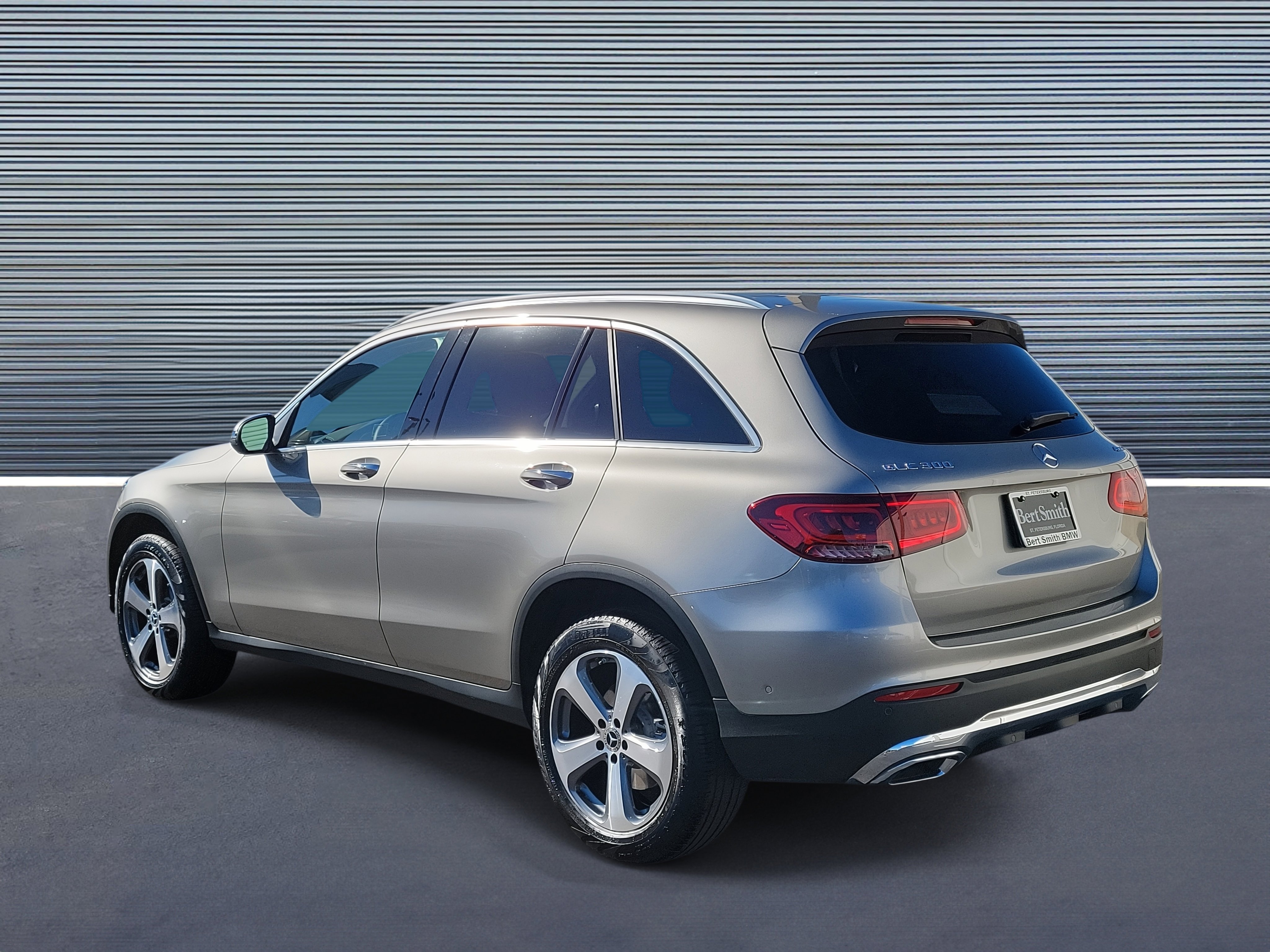 Used 2022 Mercedes-Benz GLC 300 4MATIC image 4