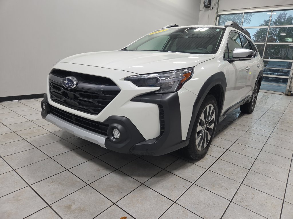 Used 2025 Subaru Outback Touring XT AWD/4WD image 8