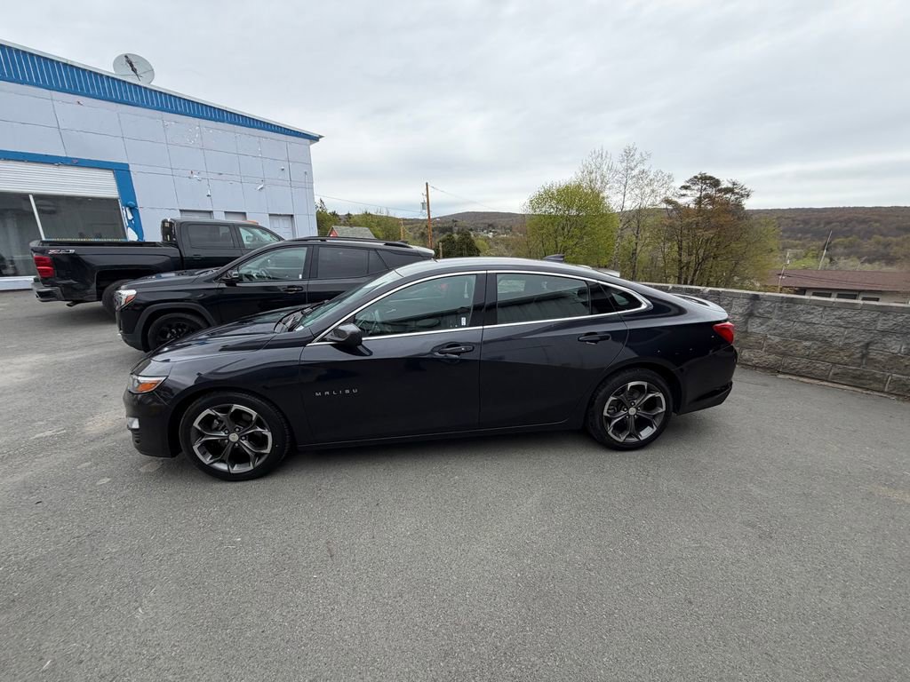 Used 2023 Chevrolet Malibu LT FWD image 3