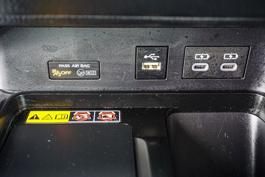 Used 2025 Toyota Camry SE image 38