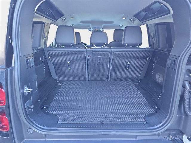 Used 2023 Land Rover Defender 110 S image 12