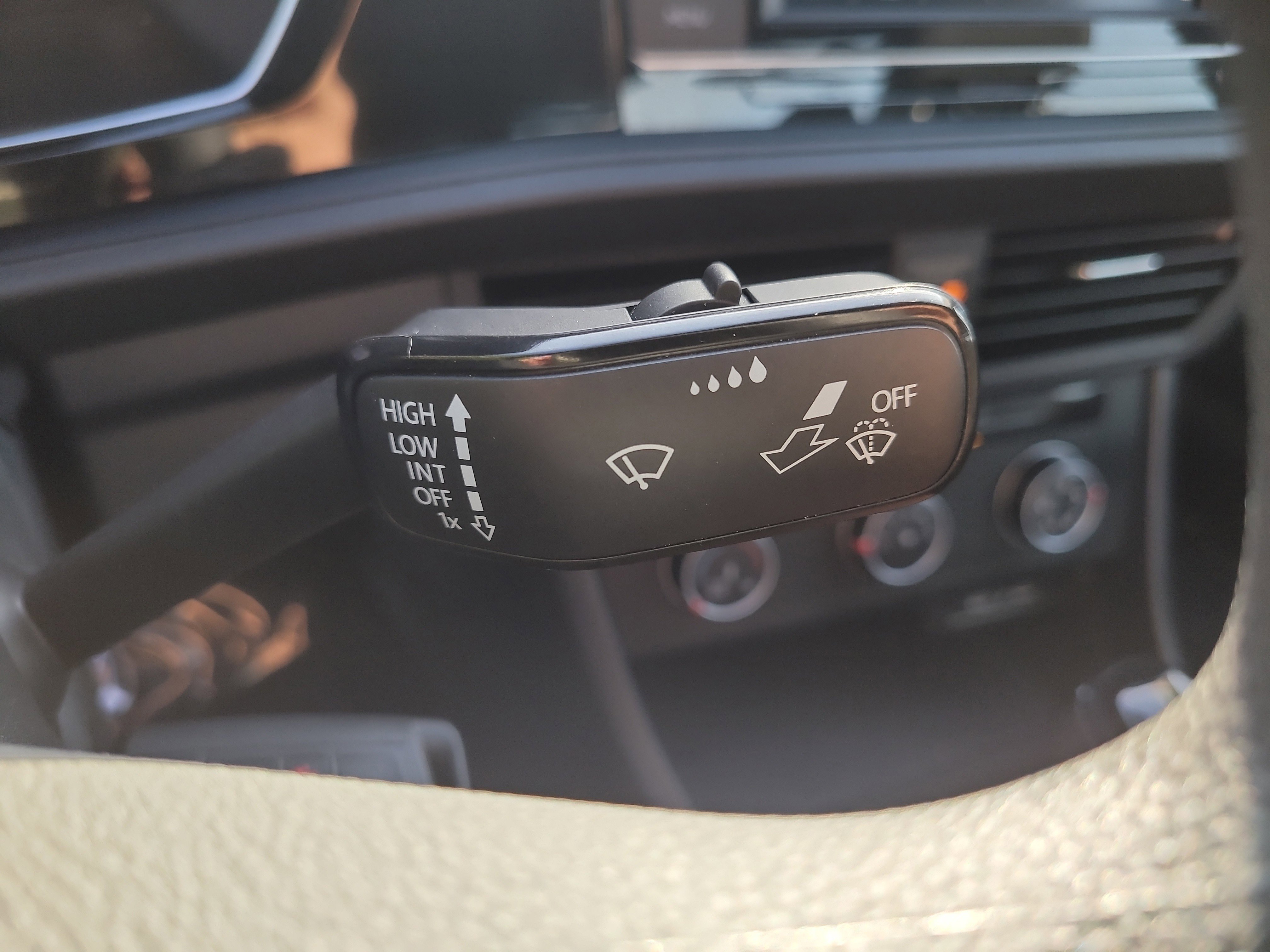 Used 2023 Volkswagen Jetta Sport image 28