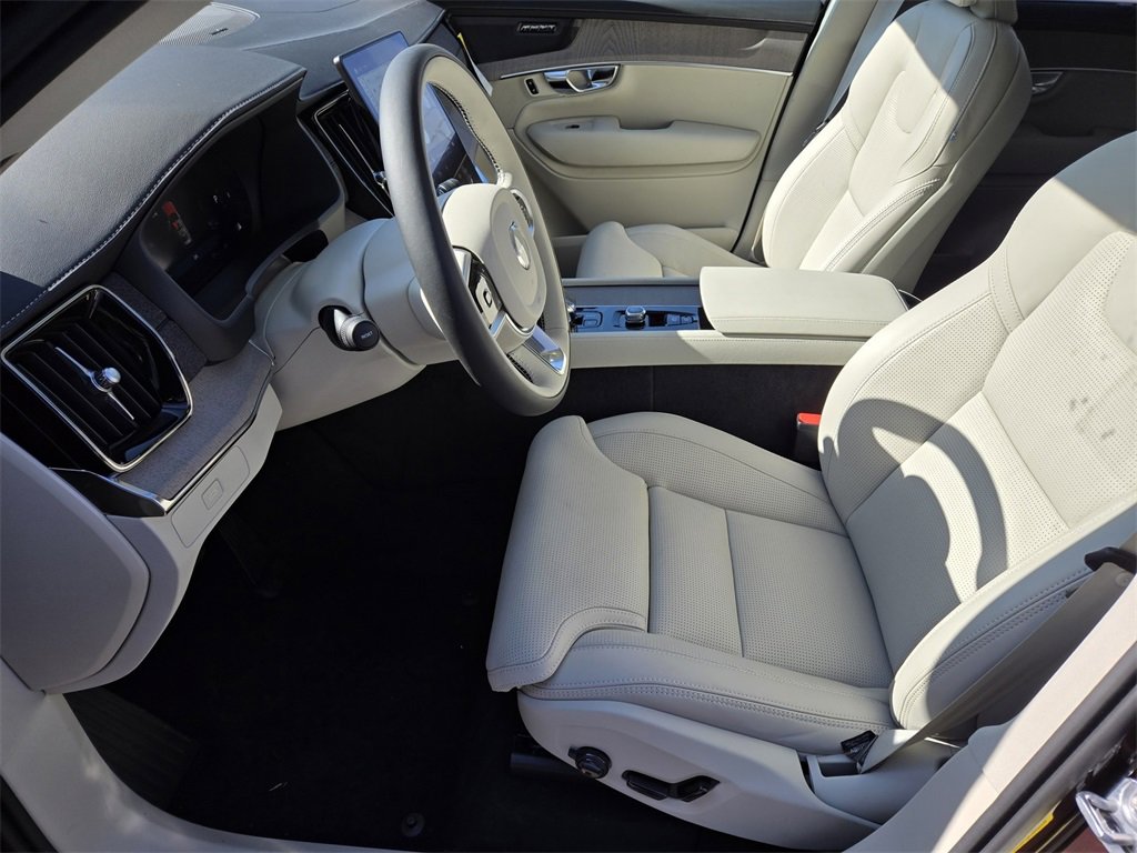New 2025 Volvo XC90 B6 Ultra w/ Protection Package Premier image 9
