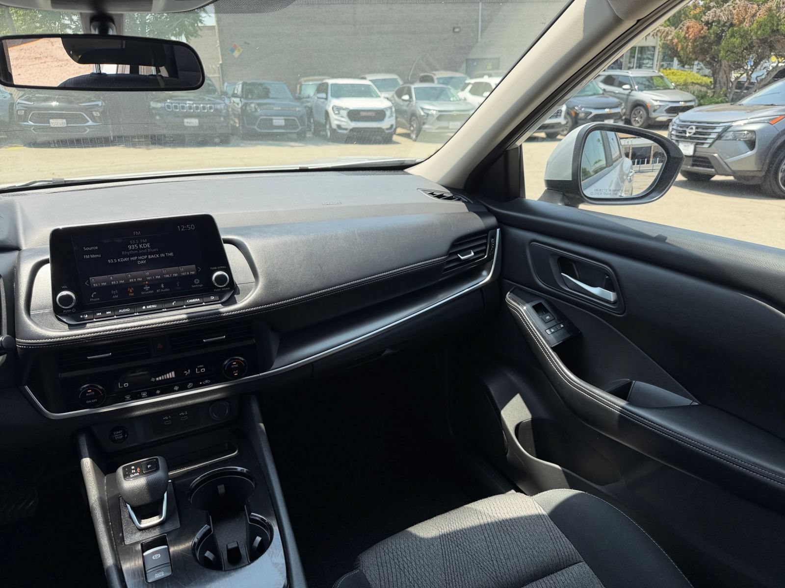 Used 2025 Nissan Rogue SV FWD image 36