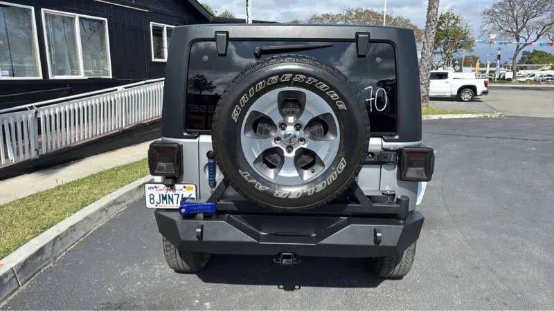 Used 2018 Jeep Wrangler Unlimited Sahara w/ Connectivity Group image 6