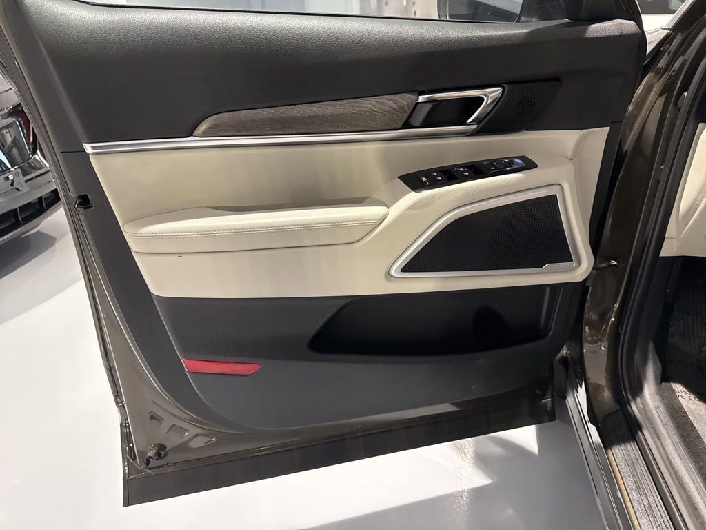 Used 2021 Kia Telluride EX w/ EX Premium Package image 9