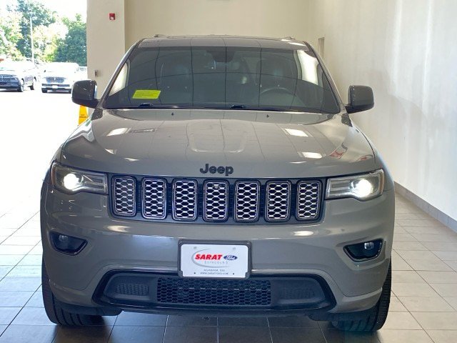 Used 2022 Jeep Grand Cherokee Laredo X AWD/4WD image 3