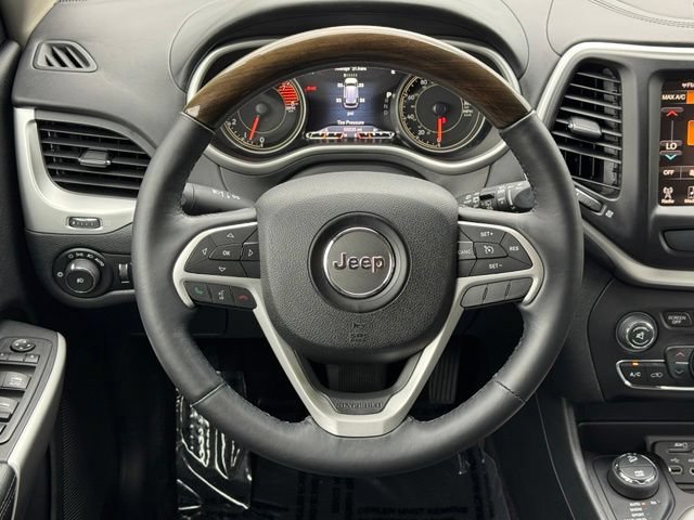 Used 2016 Jeep Cherokee Overland AWD/4WD image 22