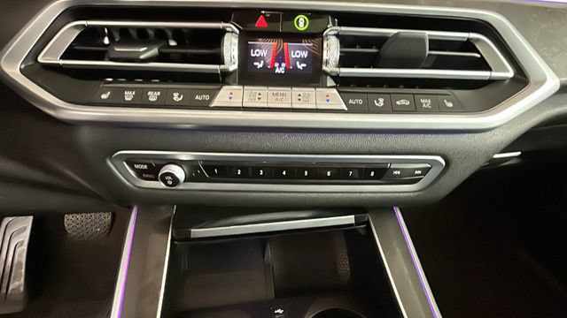 Used 2022 BMW X5 xDrive40i AWD/4WD image 23