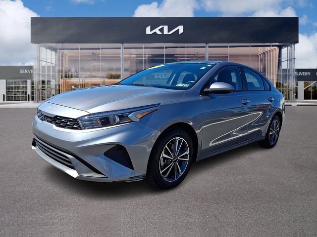 Used 2023 Kia Forte LXS image 3