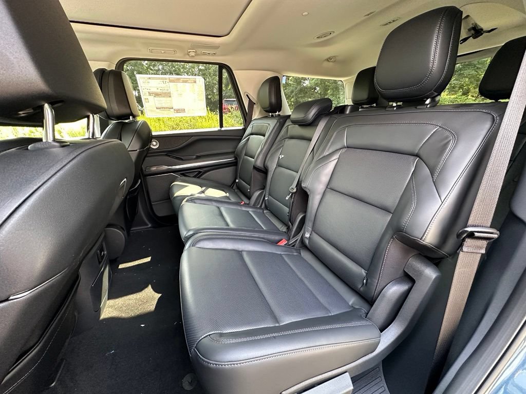 New 2027 Lincoln Navigator Reserve AWD/4WD image 20