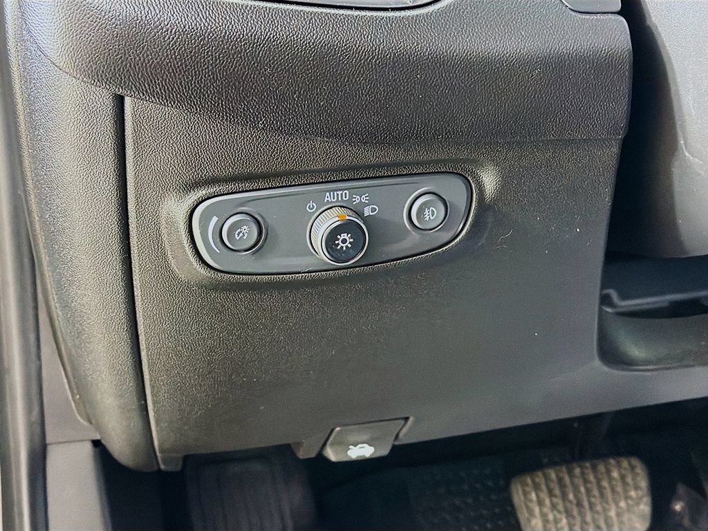 Used 2020 Chevrolet Equinox LT w/ Driver Convenience Package FWD image 29