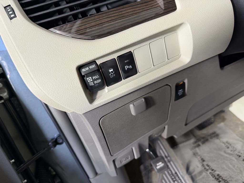 Used 2018 Toyota Sienna XLE Premium w/ Protection Package AWD/4WD image 42