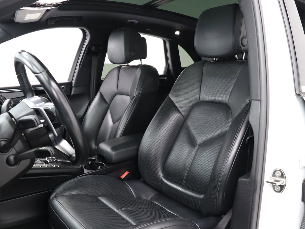 Used 2017 Porsche Macan S image 13