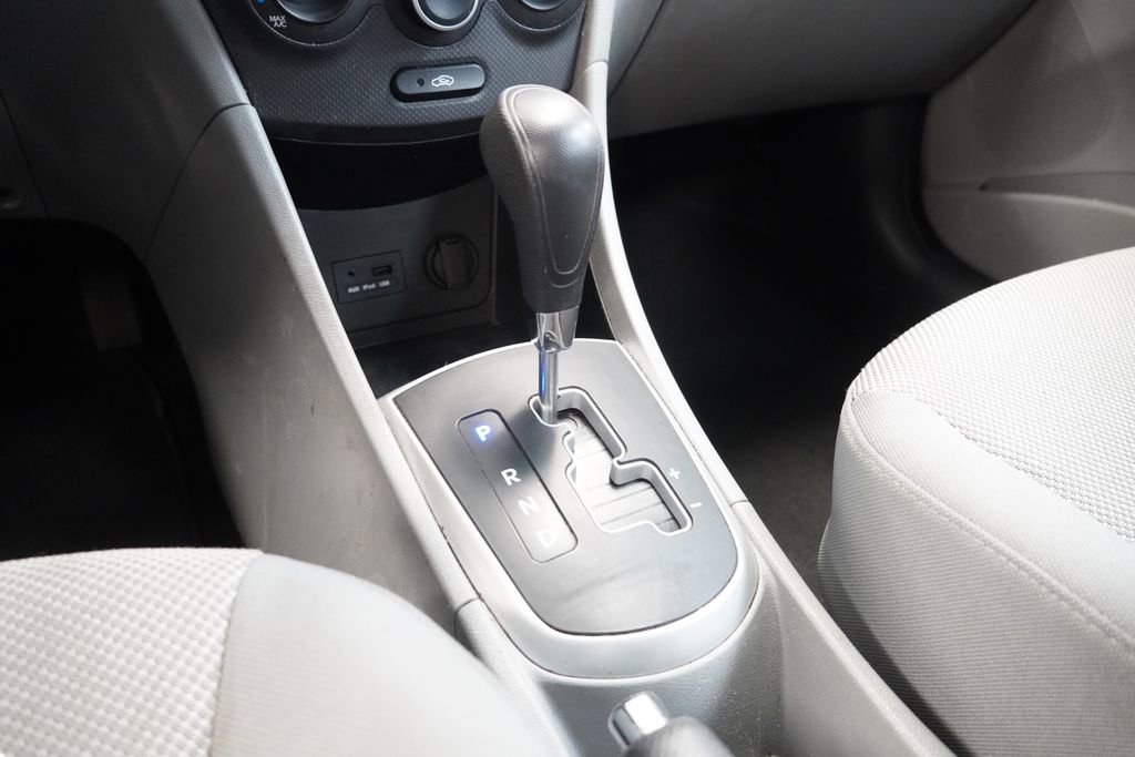 Used 2013 Hyundai Accent GLS image 20
