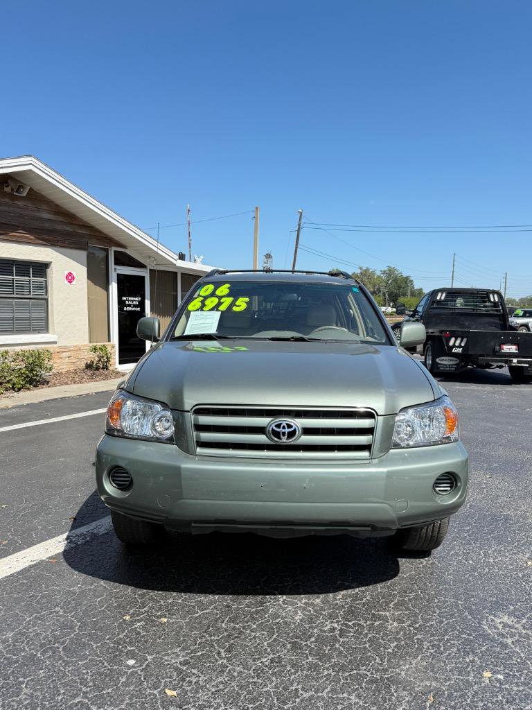 Used 2006 Toyota Highlander 4WD V6 w/ 3rd Row image 4