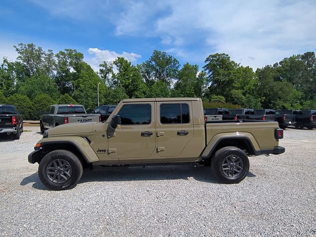 New 2026 Jeep Gladiator Sport AWD/4WD image 2