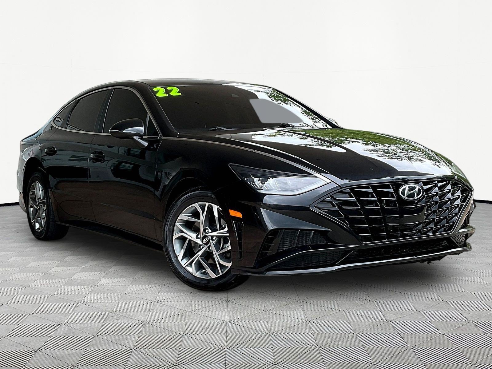 Used 2022 Hyundai Sonata SEL w/ Cargo Package FWD image 3