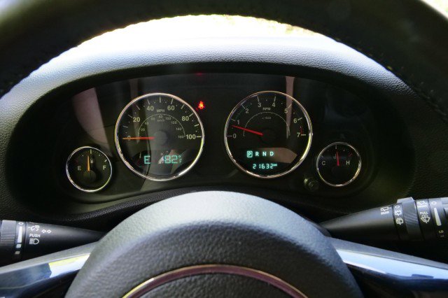 Used 2015 Jeep Wrangler Unlimited Sahara image 7