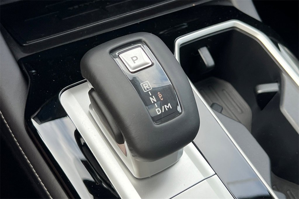 New 2025 Mitsubishi Outlander SE image 21