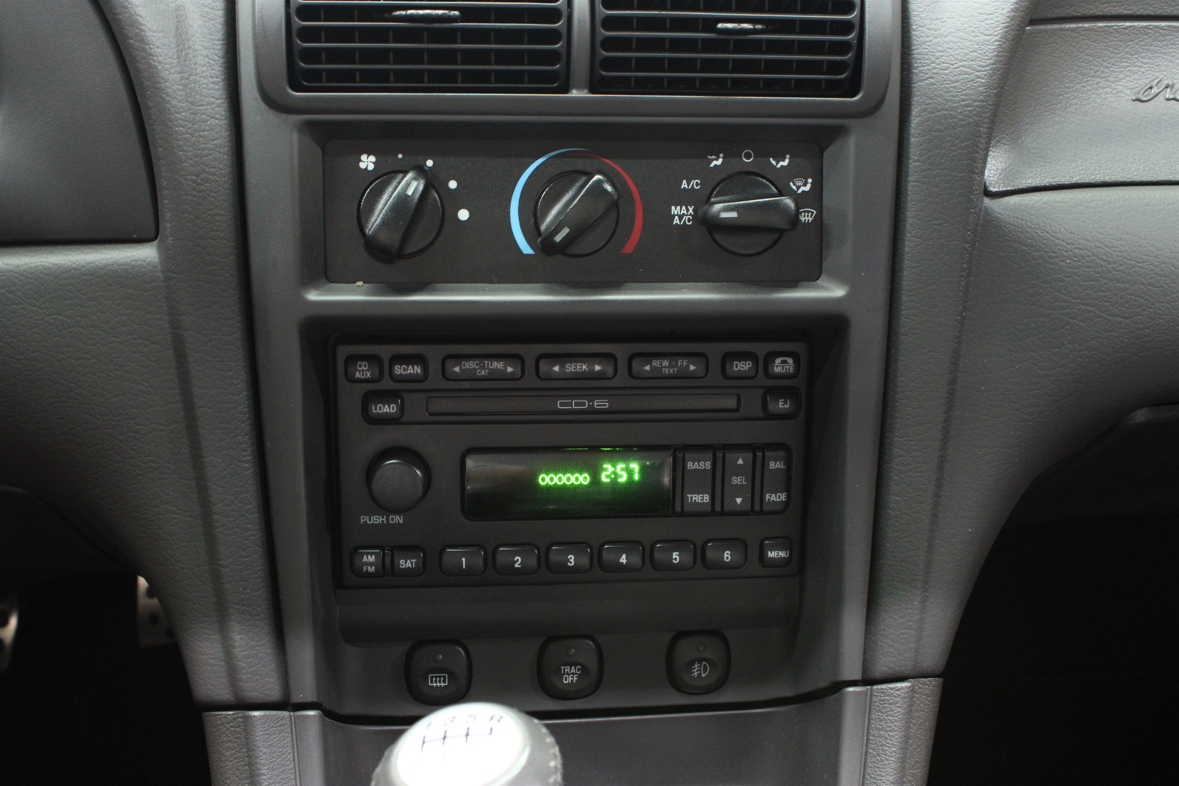 Used 2004 Ford Mustang Cobra RWD image 13