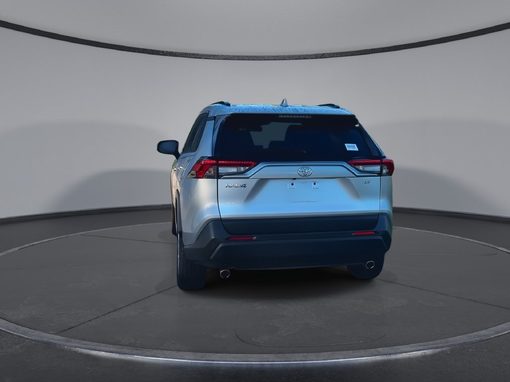 Used 2019 Toyota RAV4 LE FWD image 7